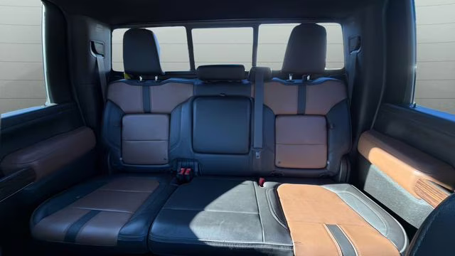 2021 Mosaic Black Metallic Chevrolet Silverado 3500HD High Country 4X4 Truck