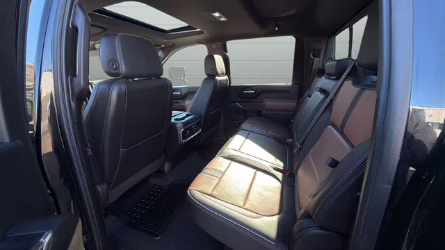 2021 Mosaic Black Metallic Chevrolet Silverado 3500HD High Country 4X4 Truck