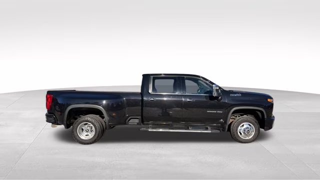 2021 Mosaic Black Metallic Chevrolet Silverado 3500HD High Country 4X4 Truck
