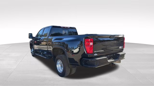 2021 Mosaic Black Metallic Chevrolet Silverado 3500HD High Country 4X4 Truck