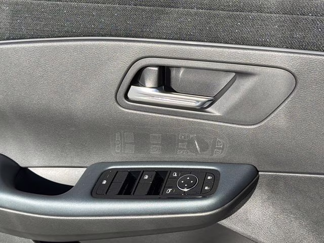 2026 Everest White Pearl Tricoat Nissan LEAF SV+ FWD SUV