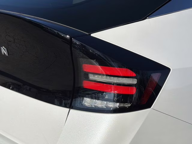 2026 Everest White Pearl Tricoat Nissan LEAF SV+ FWD SUV