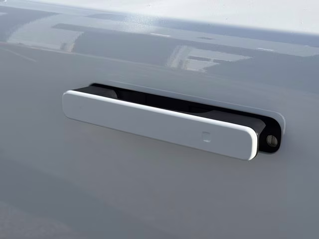 2026 Everest White Pearl Tricoat Nissan LEAF SV+ FWD SUV