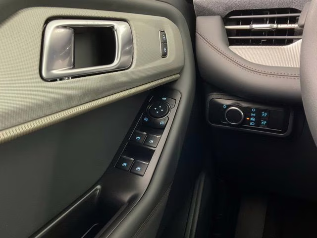 2026 White Metallic Ford Explorer Active RWD SUV