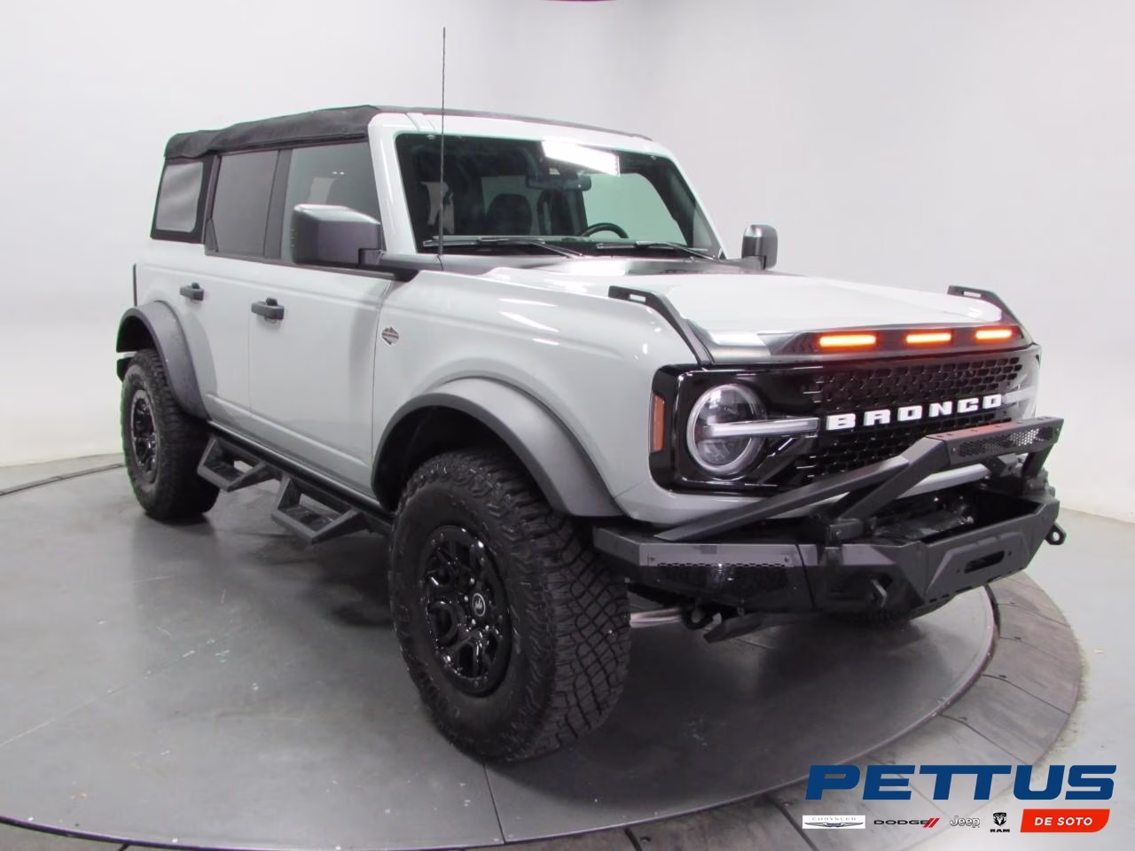 2023 Azure Gray Metallic Tri-Coat Ford Bronco Wildtrak 4X4 SUV