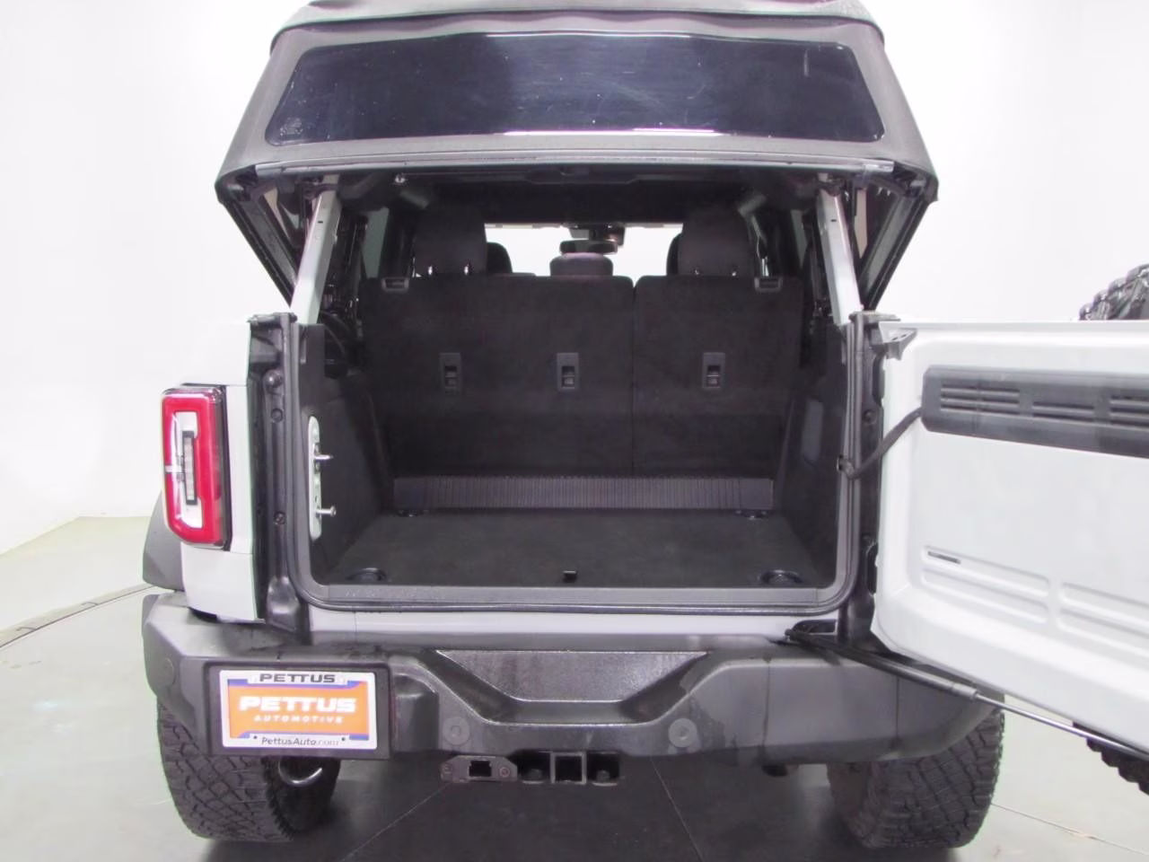 2023 Azure Gray Metallic Tri-Coat Ford Bronco Wildtrak 4X4 SUV