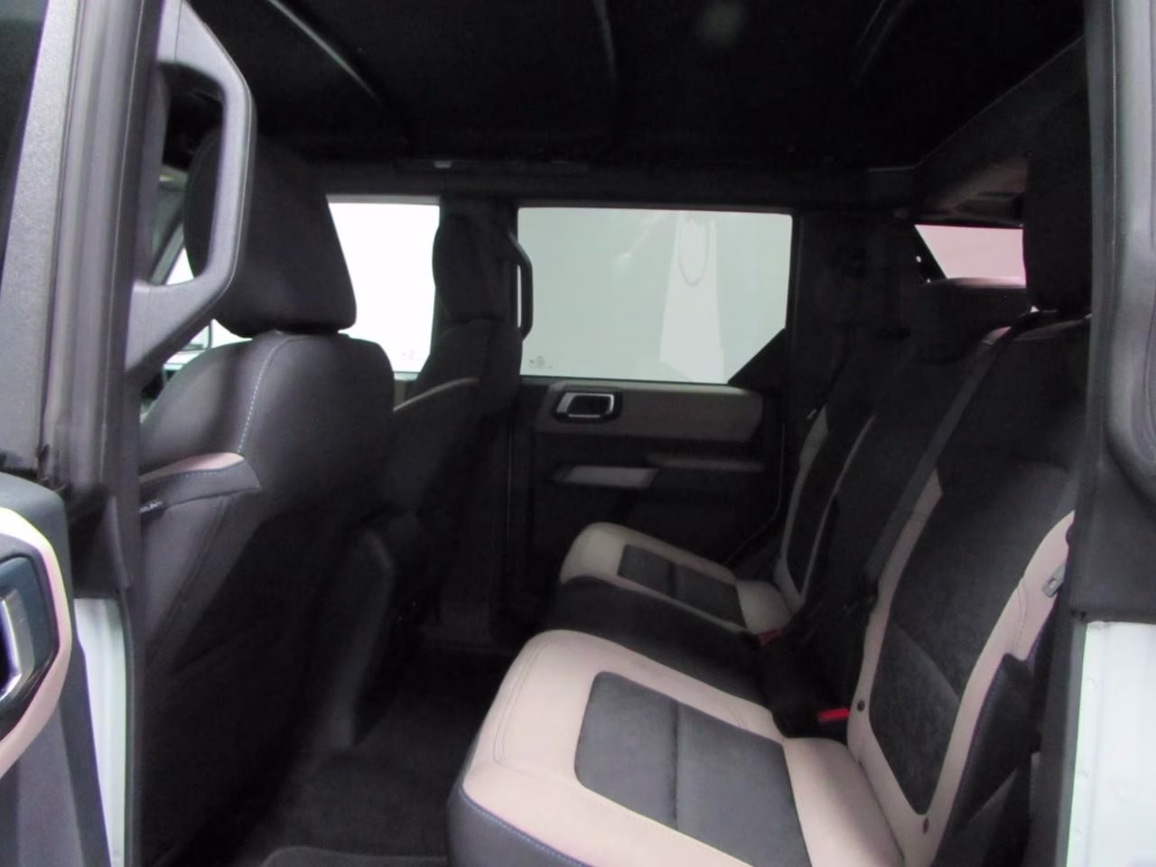 2023 Azure Gray Metallic Tri-Coat Ford Bronco Wildtrak 4X4 SUV