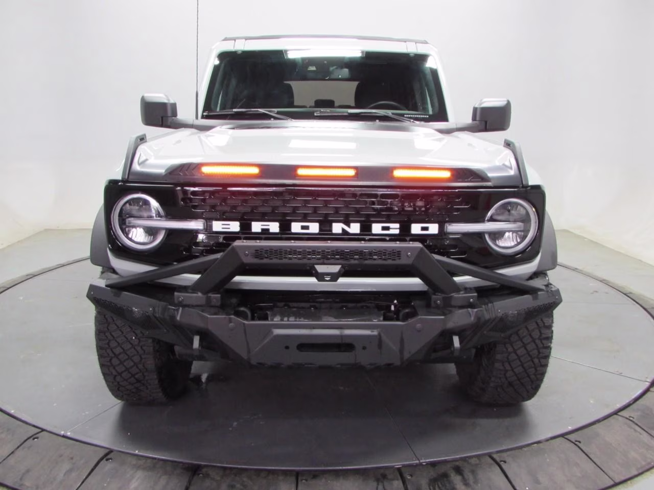 2023 Azure Gray Metallic Tri-Coat Ford Bronco Wildtrak 4X4 SUV