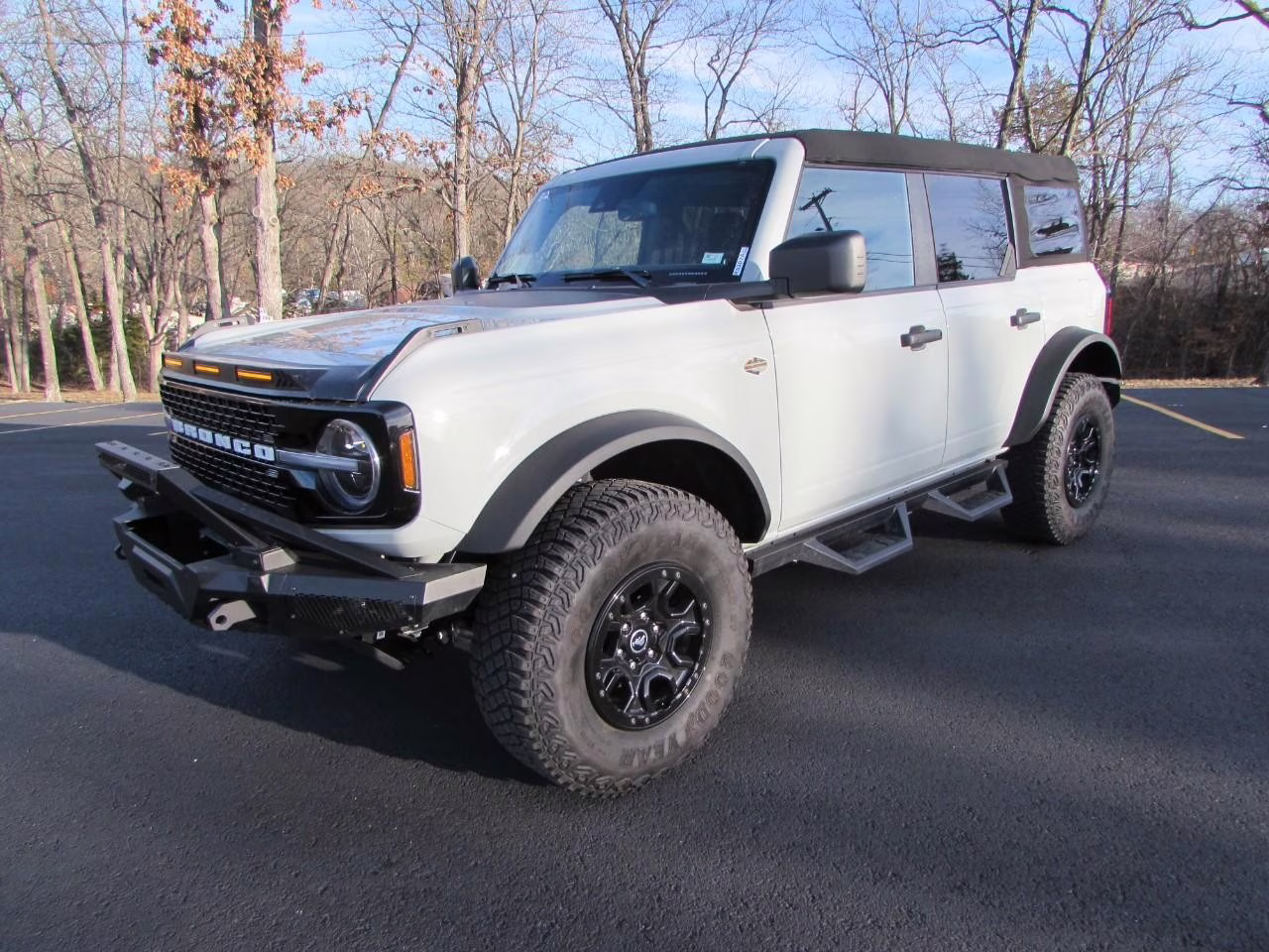 2023 Azure Gray Metallic Tri-Coat Ford Bronco Wildtrak 4X4 SUV