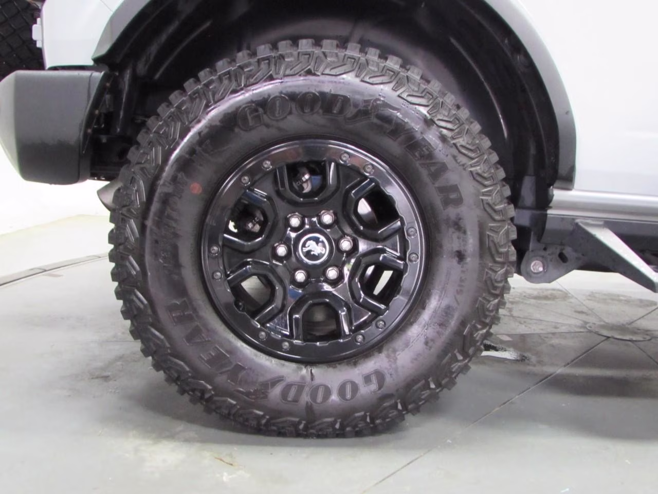 2023 Azure Gray Metallic Tri-Coat Ford Bronco Wildtrak 4X4 SUV
