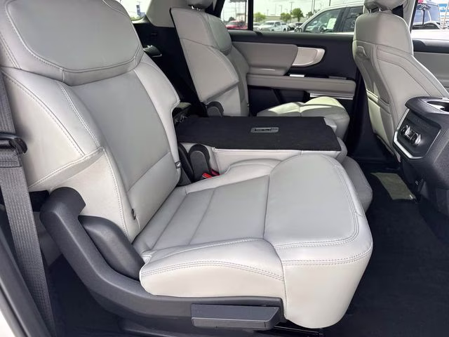 2026 White Metallic Ford Expedition Max Active RWD SUV