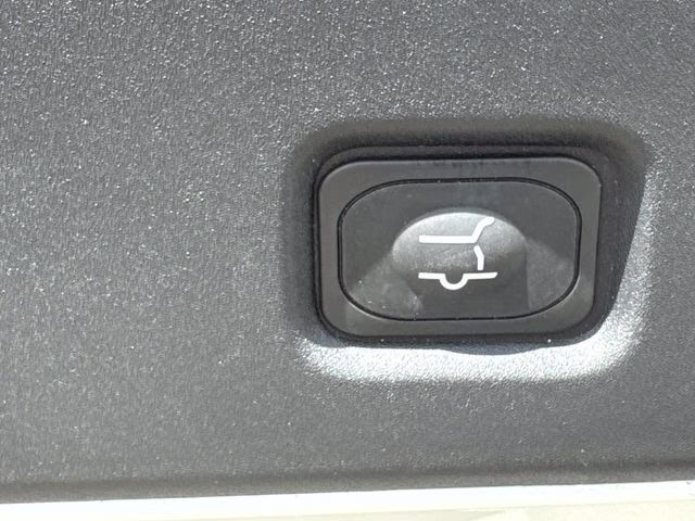 2026 White Metallic Ford Expedition Max Active RWD SUV