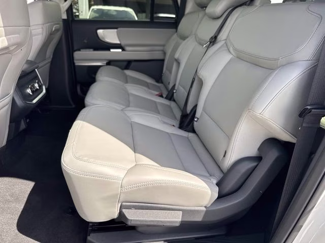 2026 White Metallic Ford Expedition Max Active RWD SUV