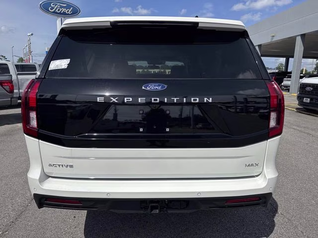 2026 White Metallic Ford Expedition Max Active RWD SUV