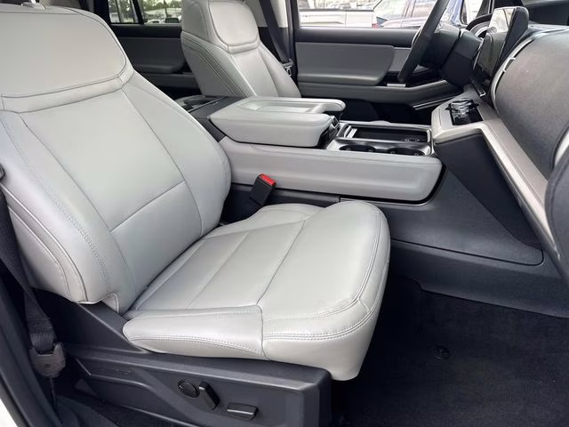 2026 White Metallic Ford Expedition Max Active RWD SUV