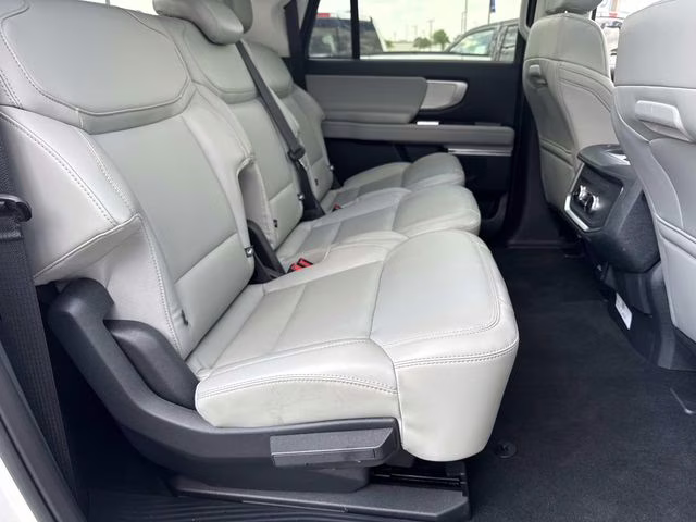 2026 White Metallic Ford Expedition Max Active RWD SUV