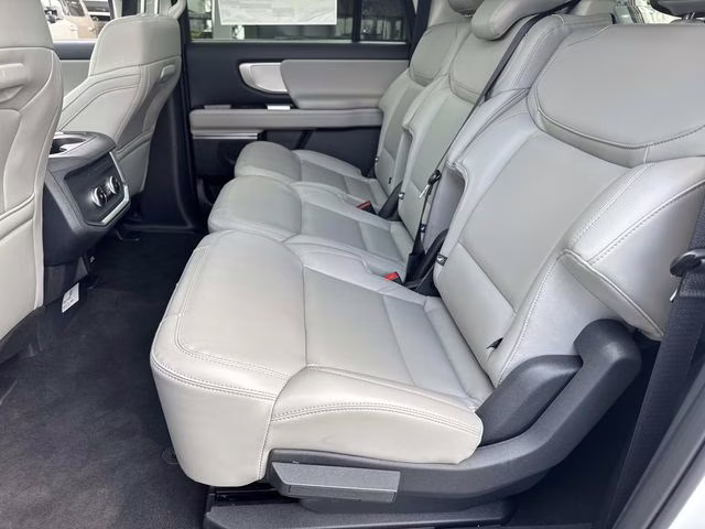 2026 White Metallic Ford Expedition Max Active RWD SUV