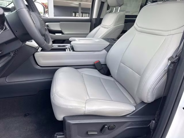 2026 White Metallic Ford Expedition Max Active RWD SUV