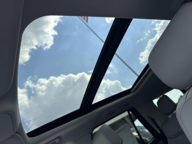 2026 White Metallic Ford Expedition Max Active RWD SUV