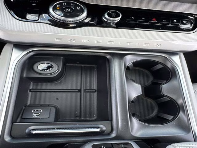 2026 White Metallic Ford Expedition Max Active RWD SUV