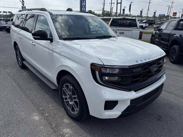 2026 White Metallic Ford Expedition Max Active RWD SUV