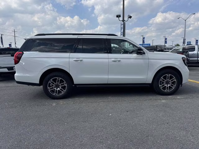 2026 White Metallic Ford Expedition Max Active RWD SUV