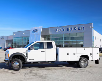2026 Oxford White Ford Super Duty F-450 DRW XL RWD Truck