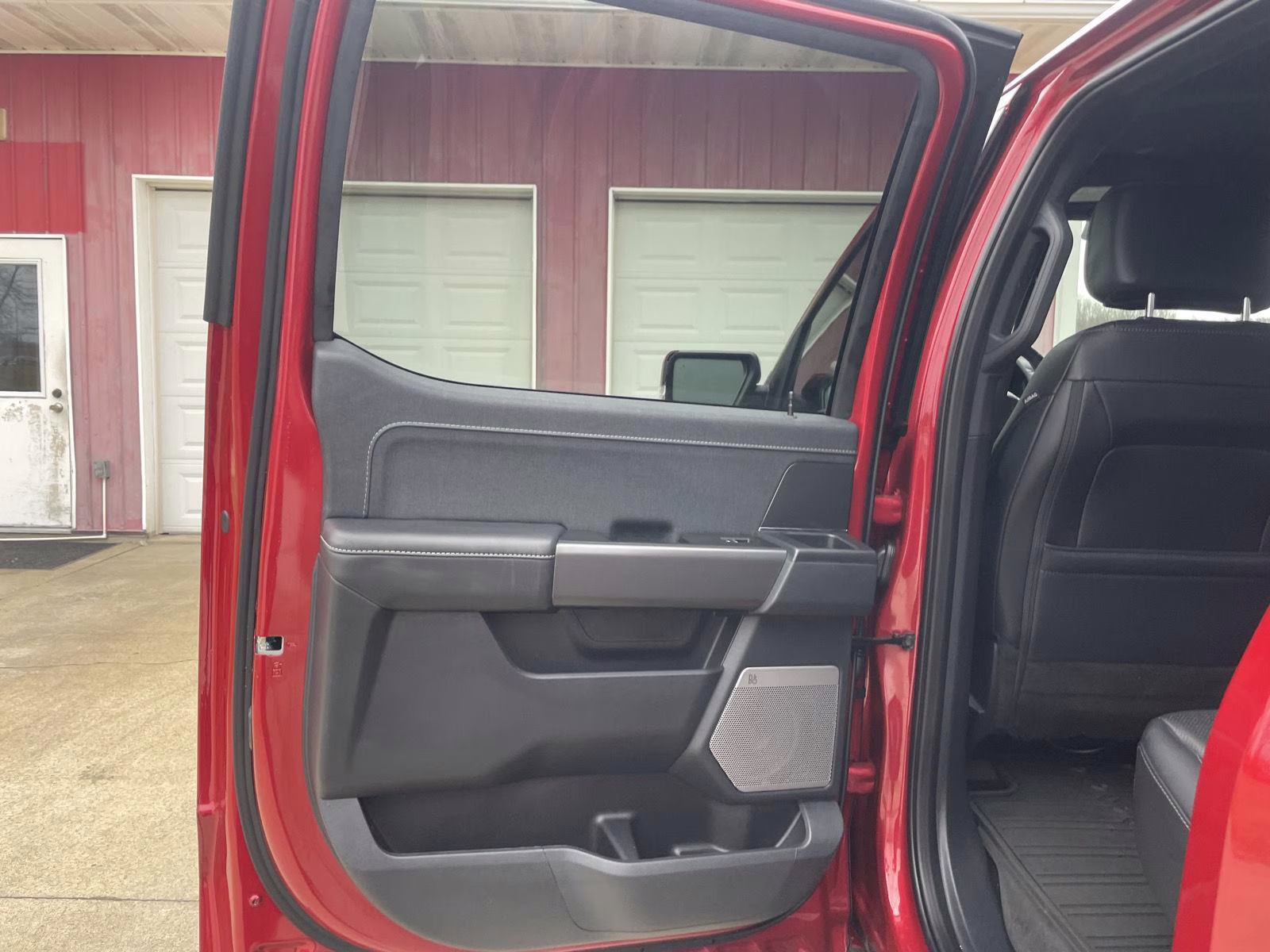 2025 Rapid Red Metallic Tinted Clearcoat Ford F-150 LARIAT 4X4 Truck