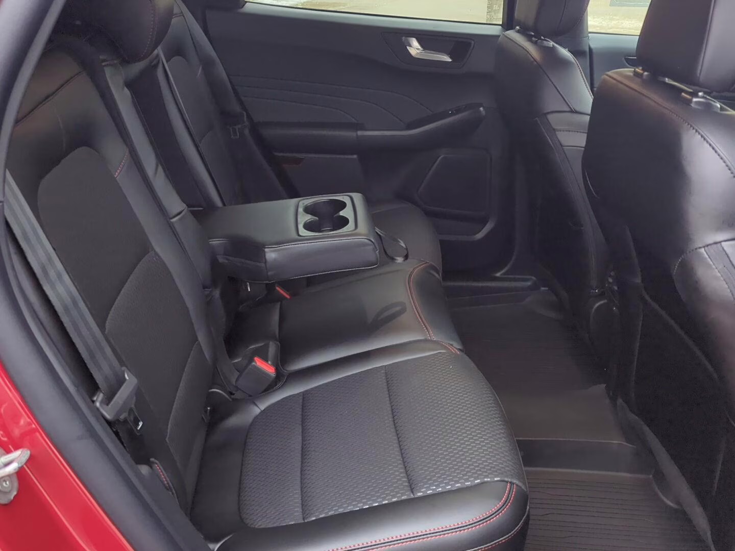 2026 Rapid Red Metallic Tinted Clearcoat Ford Escape Hybrid ST-Line Select AWD SUV