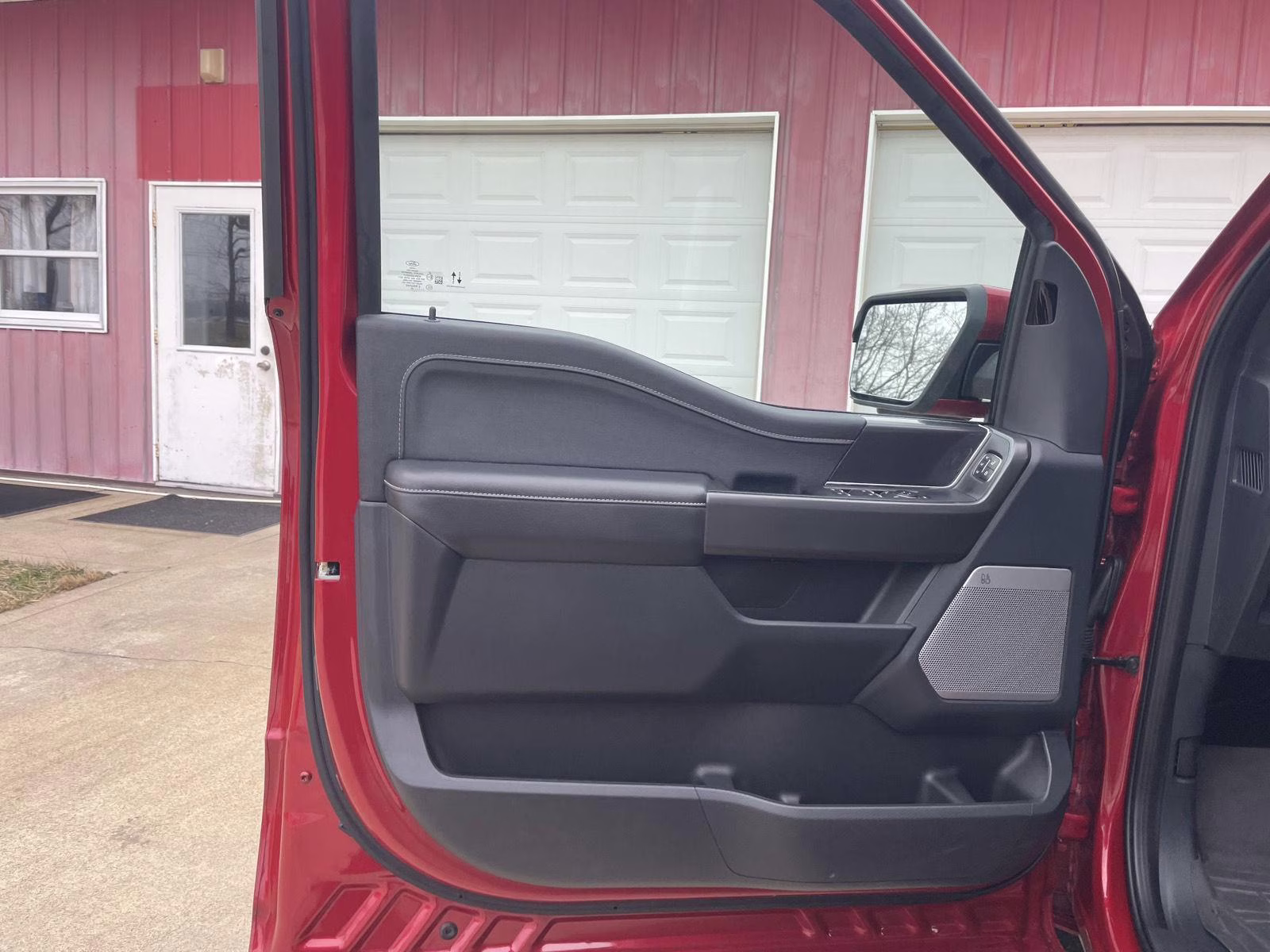 2025 Rapid Red Metallic Tinted Clearcoat Ford F-150 LARIAT 4X4 Truck