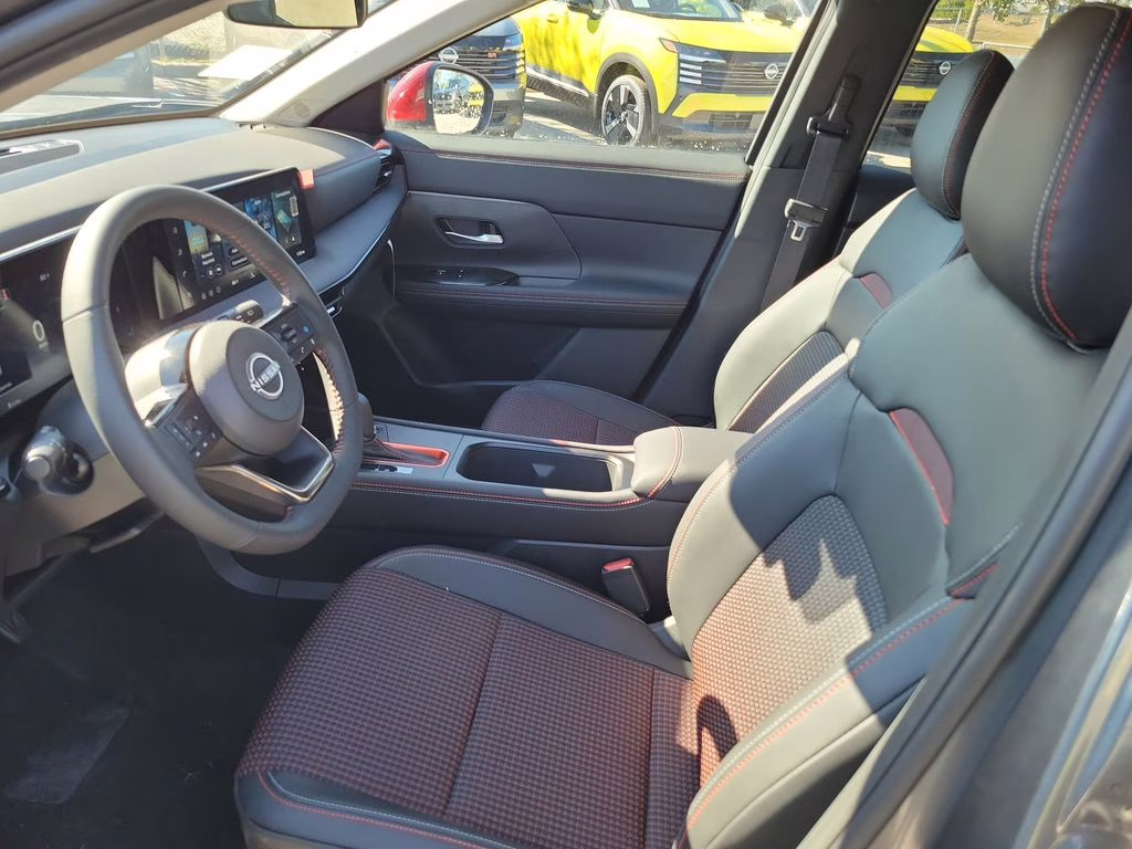 2026 Gun Metallic/Scarlet Ember Tintcoat Nissan Kicks SR FWD SUV