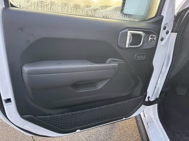 2026 Bright White Clearcoat Jeep Wrangler Willys 4X4 Convertible