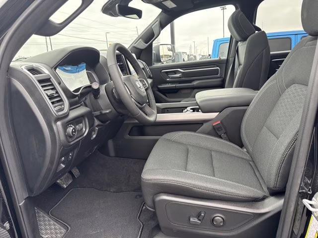 2026 Diamond Black Crystal Pearlcoat Ram 1500 Big Horn RWD Truck