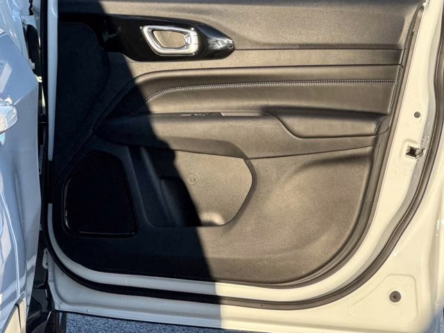 2026 Bright White Clearcoat Jeep Compass Latitude Altitude 4X4 SUV