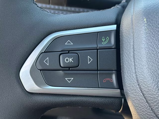 2026 Bright White Clearcoat Jeep Compass Latitude Altitude 4X4 SUV