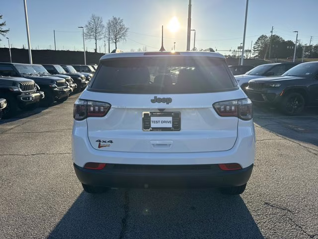 2026 Bright White Clearcoat Jeep Compass Latitude Altitude 4X4 SUV