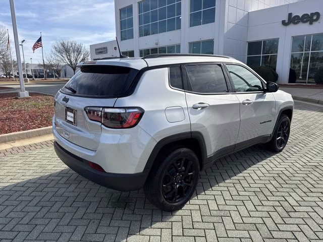 2026 Silver Zynith Metallic Clearcoat Jeep Compass Latitude Altitude 4X4 SUV