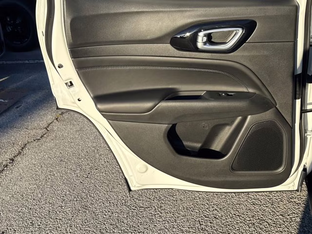 2026 Bright White Clearcoat Jeep Compass Latitude Altitude 4X4 SUV