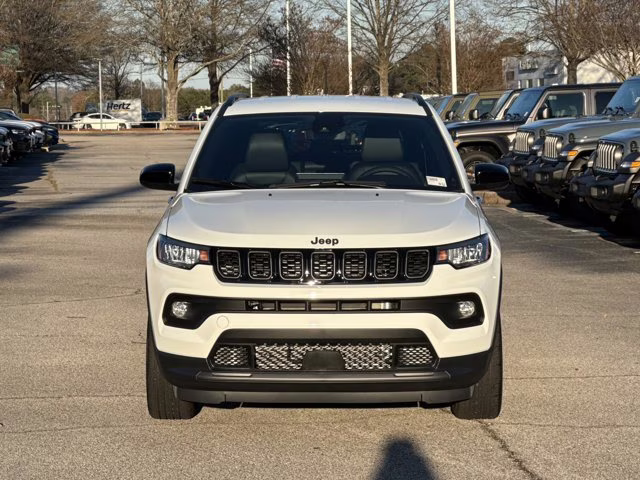 2026 Bright White Clearcoat Jeep Compass Latitude Altitude 4X4 SUV