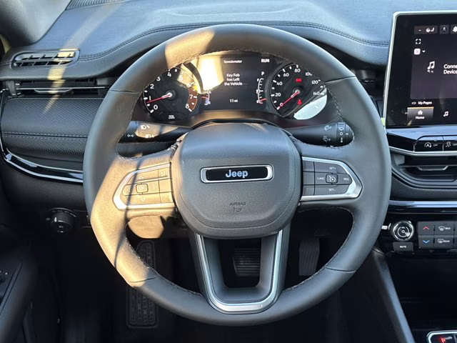 2026 Bright White Clearcoat Jeep Compass Latitude Altitude 4X4 SUV