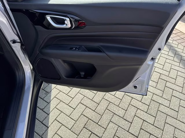 2026 Silver Zynith Metallic Clearcoat Jeep Compass Latitude Altitude 4X4 SUV