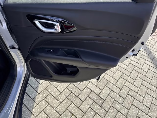 2026 Silver Zynith Metallic Clearcoat Jeep Compass Latitude Altitude 4X4 SUV