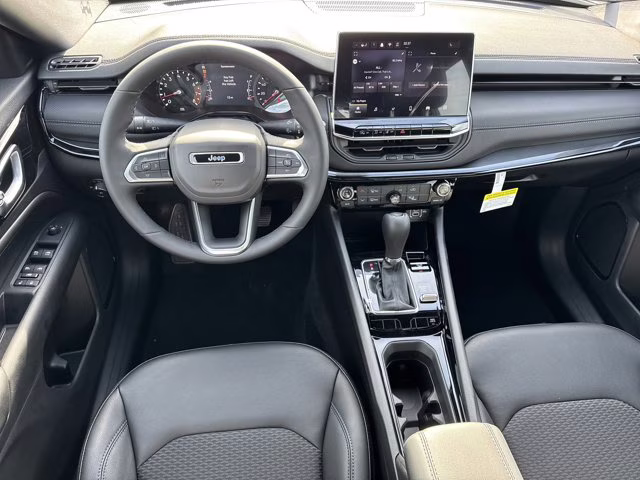 2026 Silver Zynith Metallic Clearcoat Jeep Compass Latitude Altitude 4X4 SUV