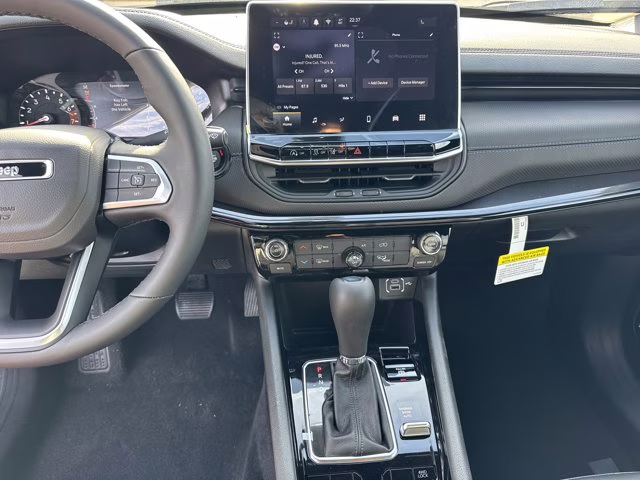 2026 Silver Zynith Metallic Clearcoat Jeep Compass Latitude Altitude 4X4 SUV