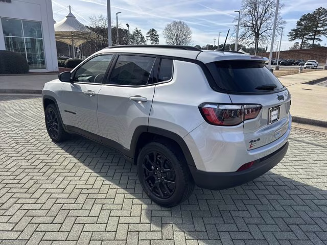 2026 Silver Zynith Metallic Clearcoat Jeep Compass Latitude Altitude 4X4 SUV
