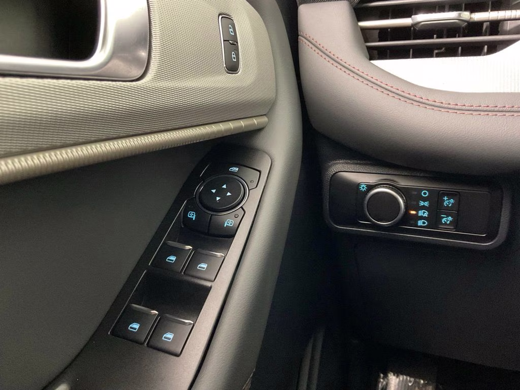 2026 Gray Metallic Ford Explorer Active RWD SUV