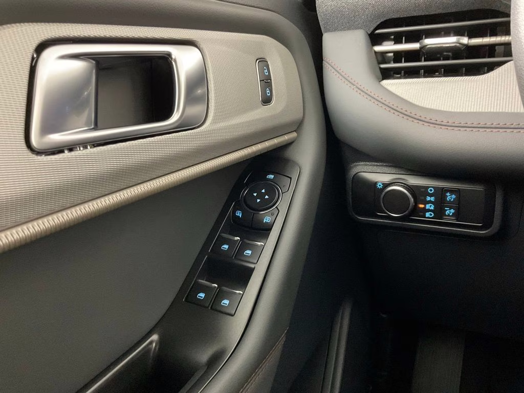 2026 Gray Metallic Ford Explorer Active RWD SUV