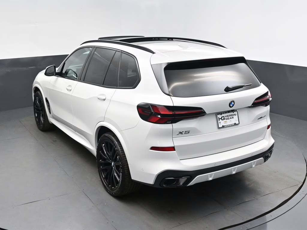 2026 Alpine White BMW X5 sDrive40i RWD SUV