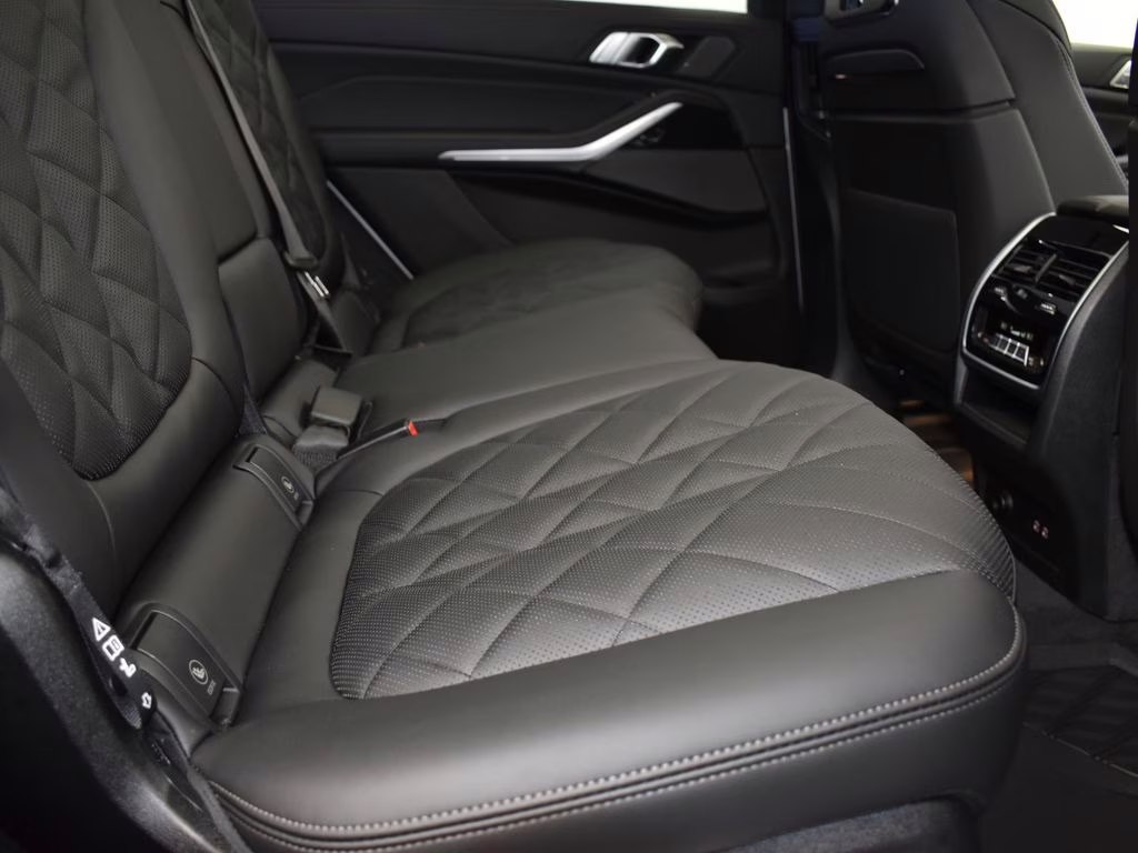 2026 Alpine White BMW X7 xDrive40i AWD SUV