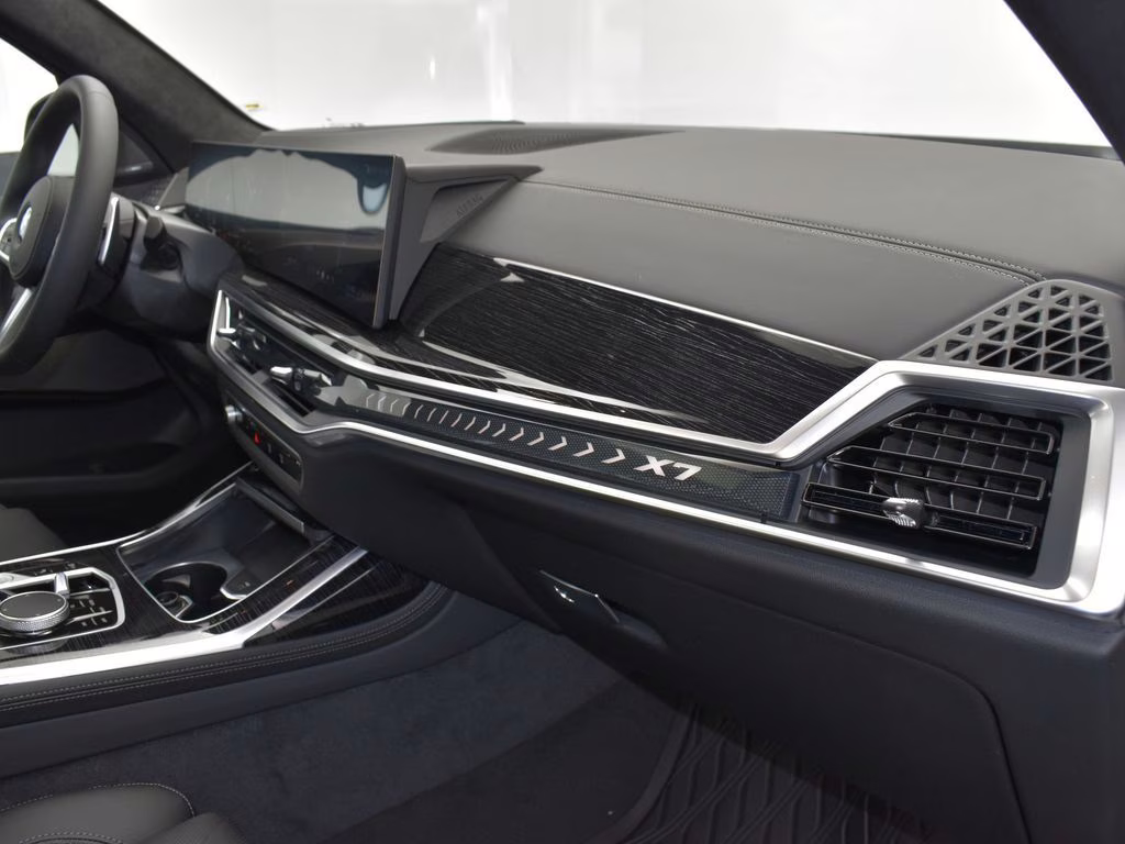 2026 Alpine White BMW X7 xDrive40i AWD SUV